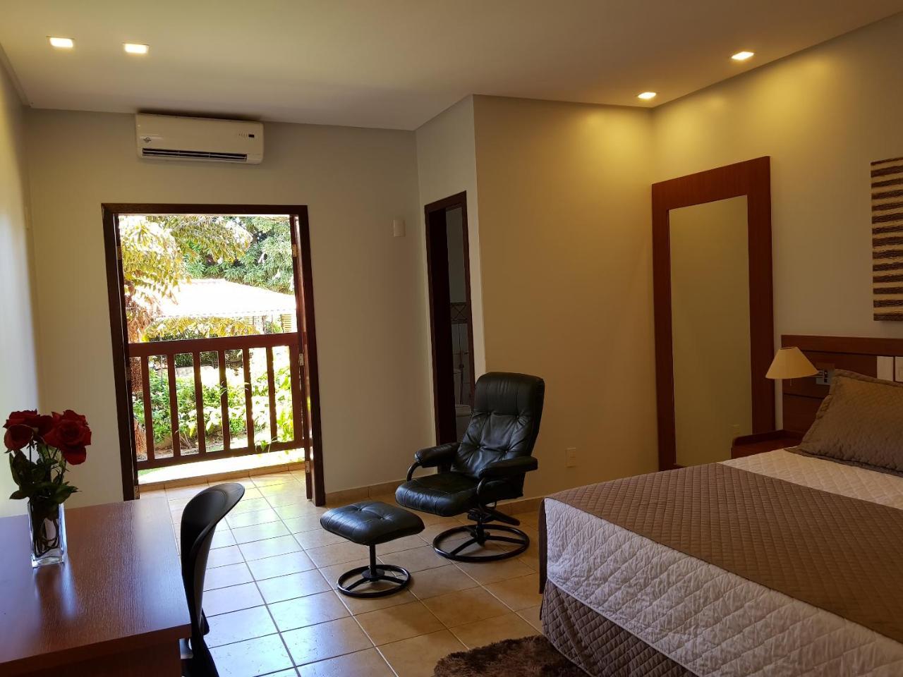 Hotel Das Palmeiras Paracatu Buitenkant foto